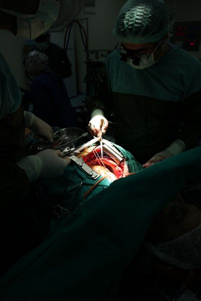 Kalp Damar Cerrahi Uzmanı Prof. Dr. Murat İKİZLER